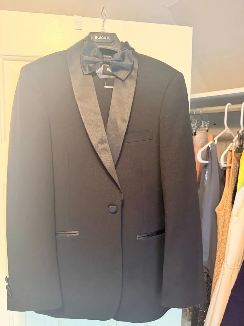 Black Tie Tuxedo (boys, size 14)